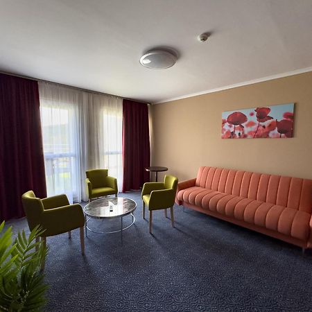 Hotel Aurora มิชโคลซ์ ภายนอก รูปภาพ