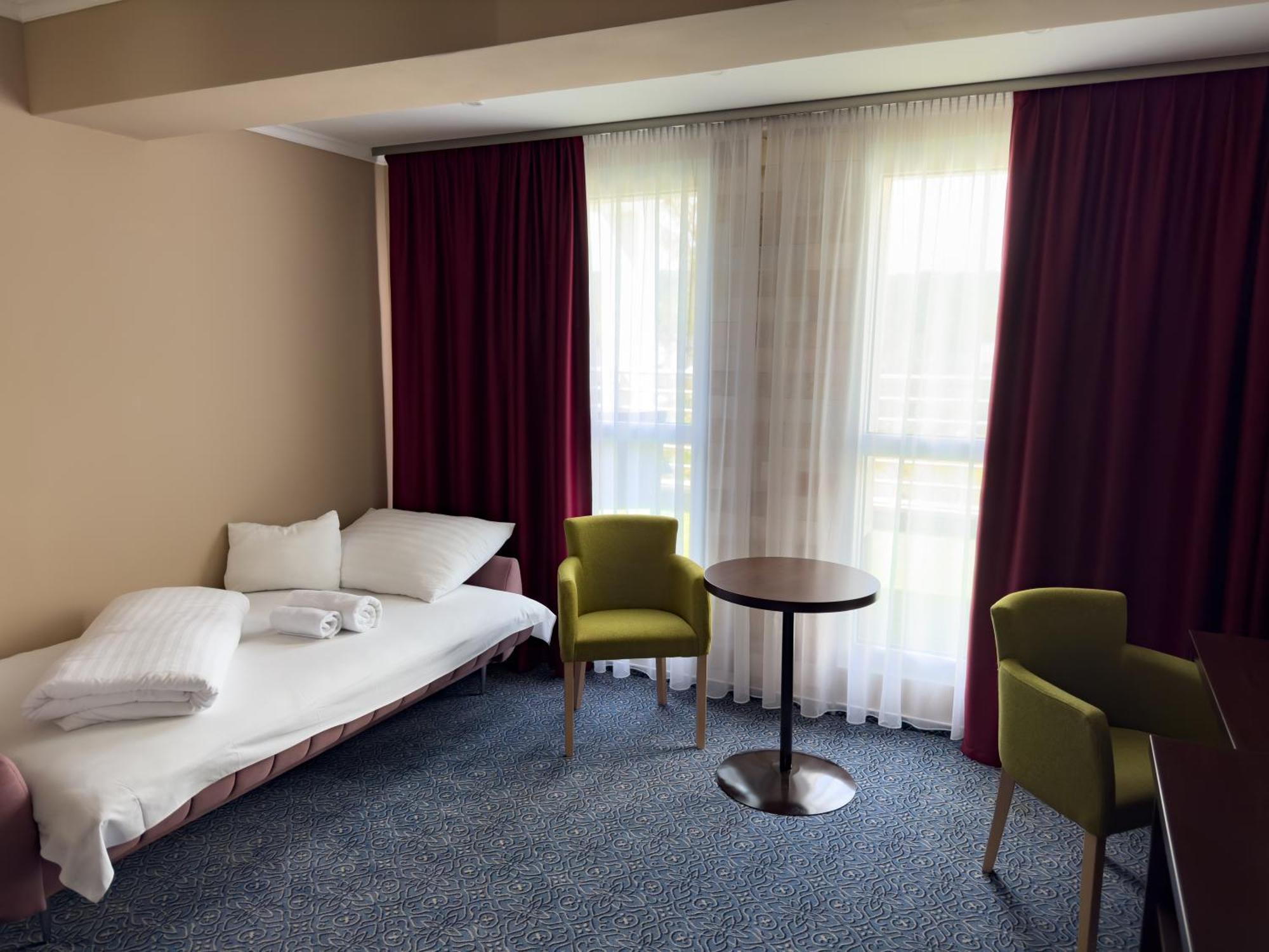 Hotel Aurora มิชโคลซ์ ภายนอก รูปภาพ