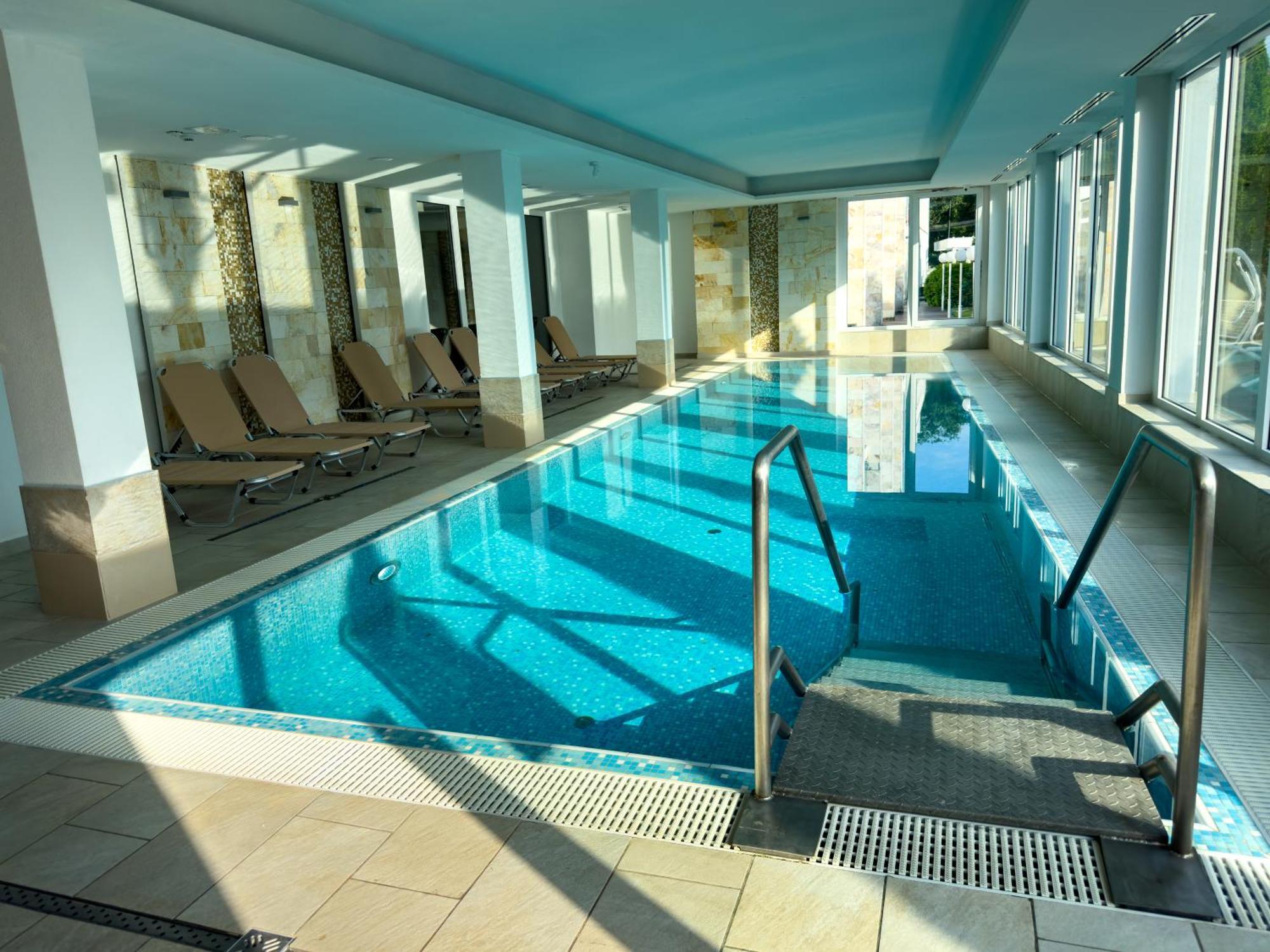 Hotel Aurora มิชโคลซ์ ภายนอก รูปภาพ