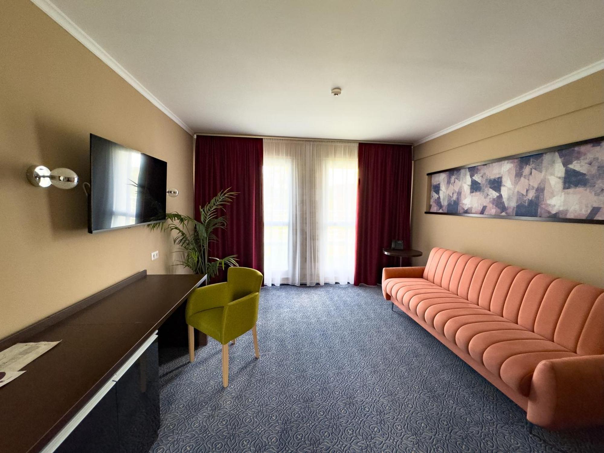 Hotel Aurora มิชโคลซ์ ภายนอก รูปภาพ