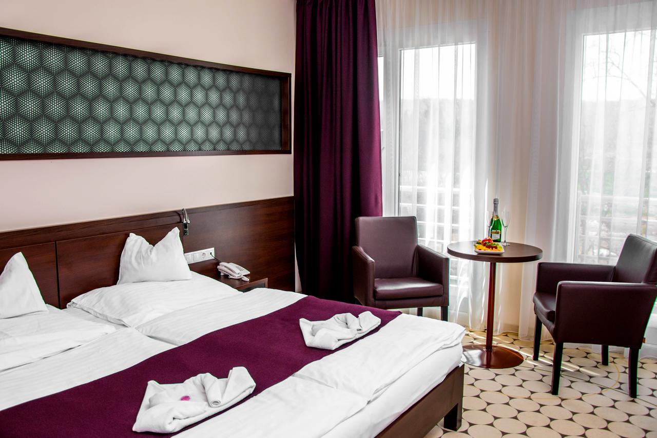 Hotel Aurora มิชโคลซ์ ภายนอก รูปภาพ