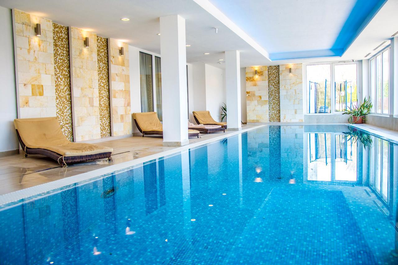 Hotel Aurora มิชโคลซ์ ภายนอก รูปภาพ